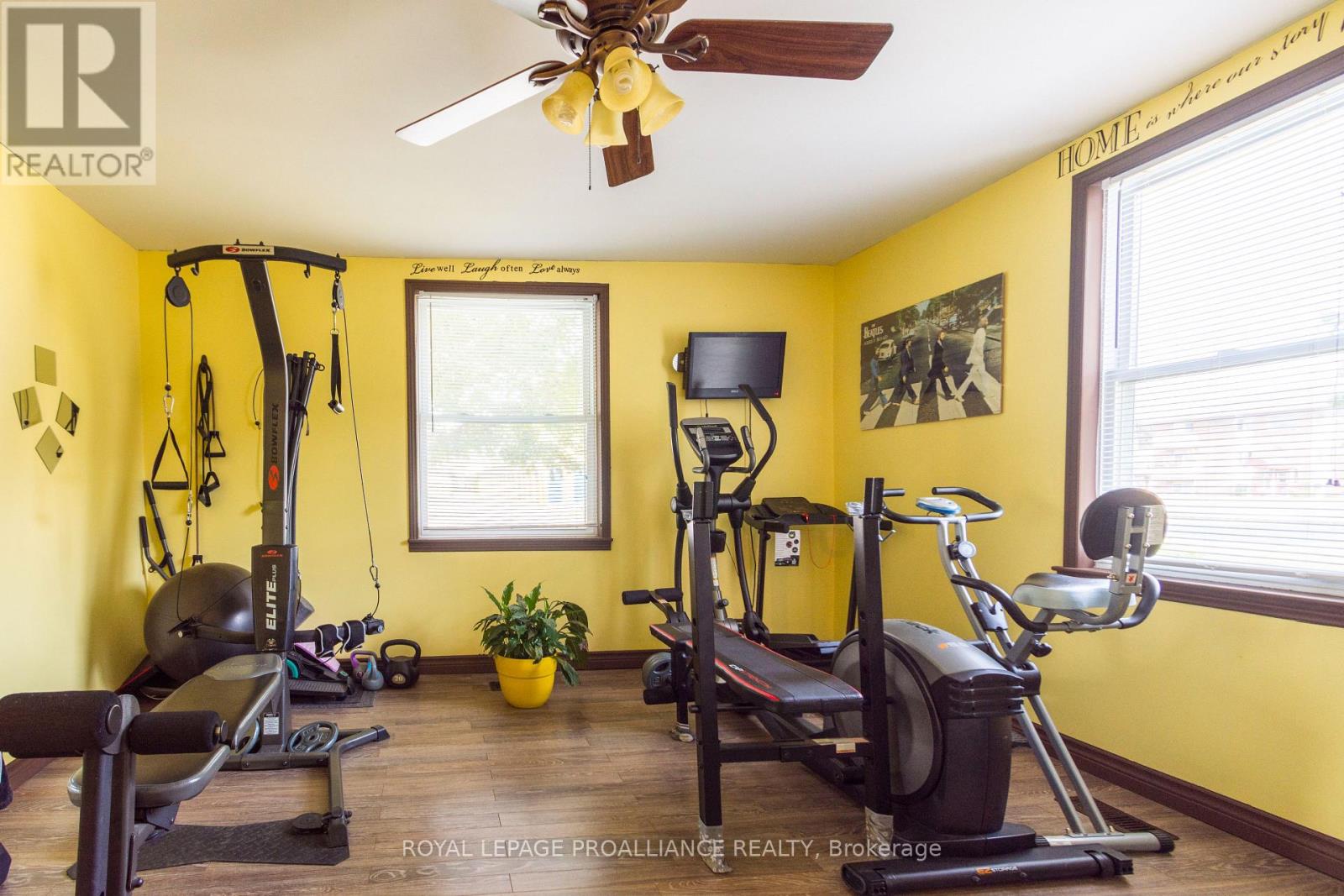 113 South Trent Street, Quinte West, Ontario  K0K 2C0 - Photo 22 - X12470314