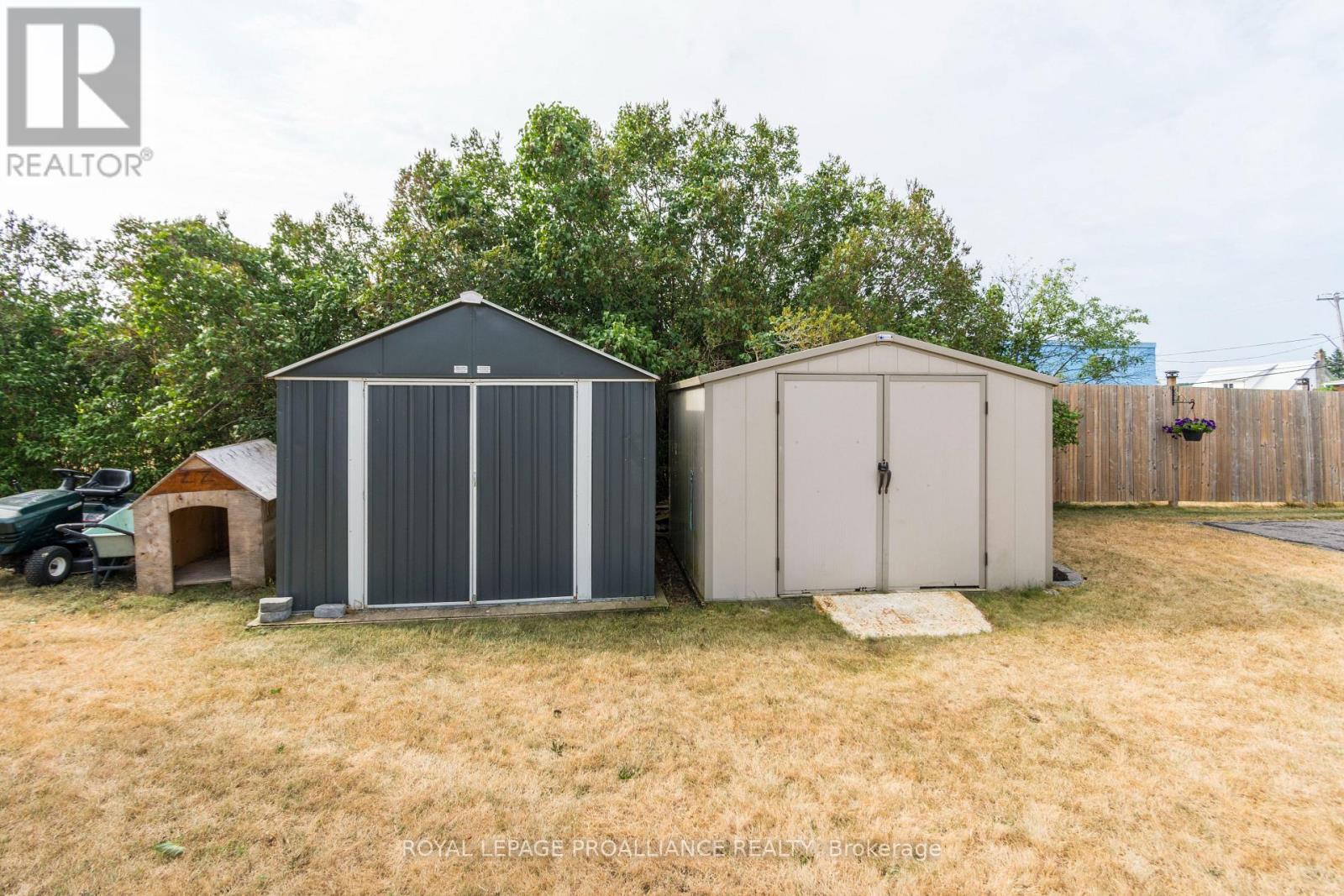 113 South Trent Street, Quinte West, Ontario  K0K 2C0 - Photo 40 - X12470314