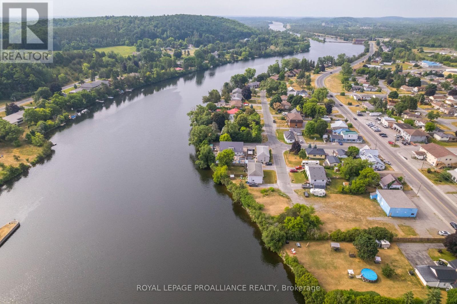 113 South Trent Street, Quinte West, Ontario  K0K 2C0 - Photo 9 - X12470314