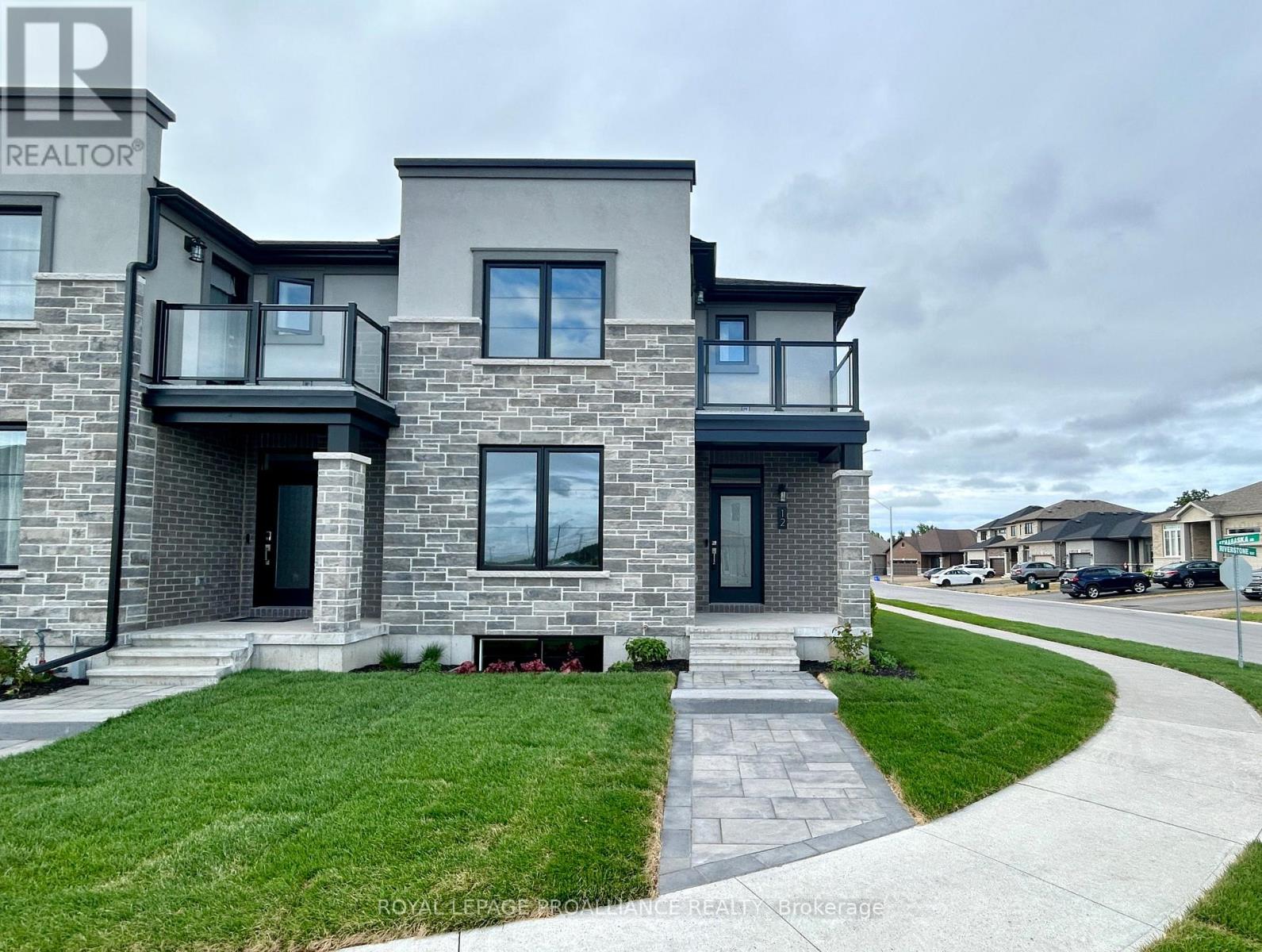 12 RIVERSTONE WAY, Belleville, Ontario