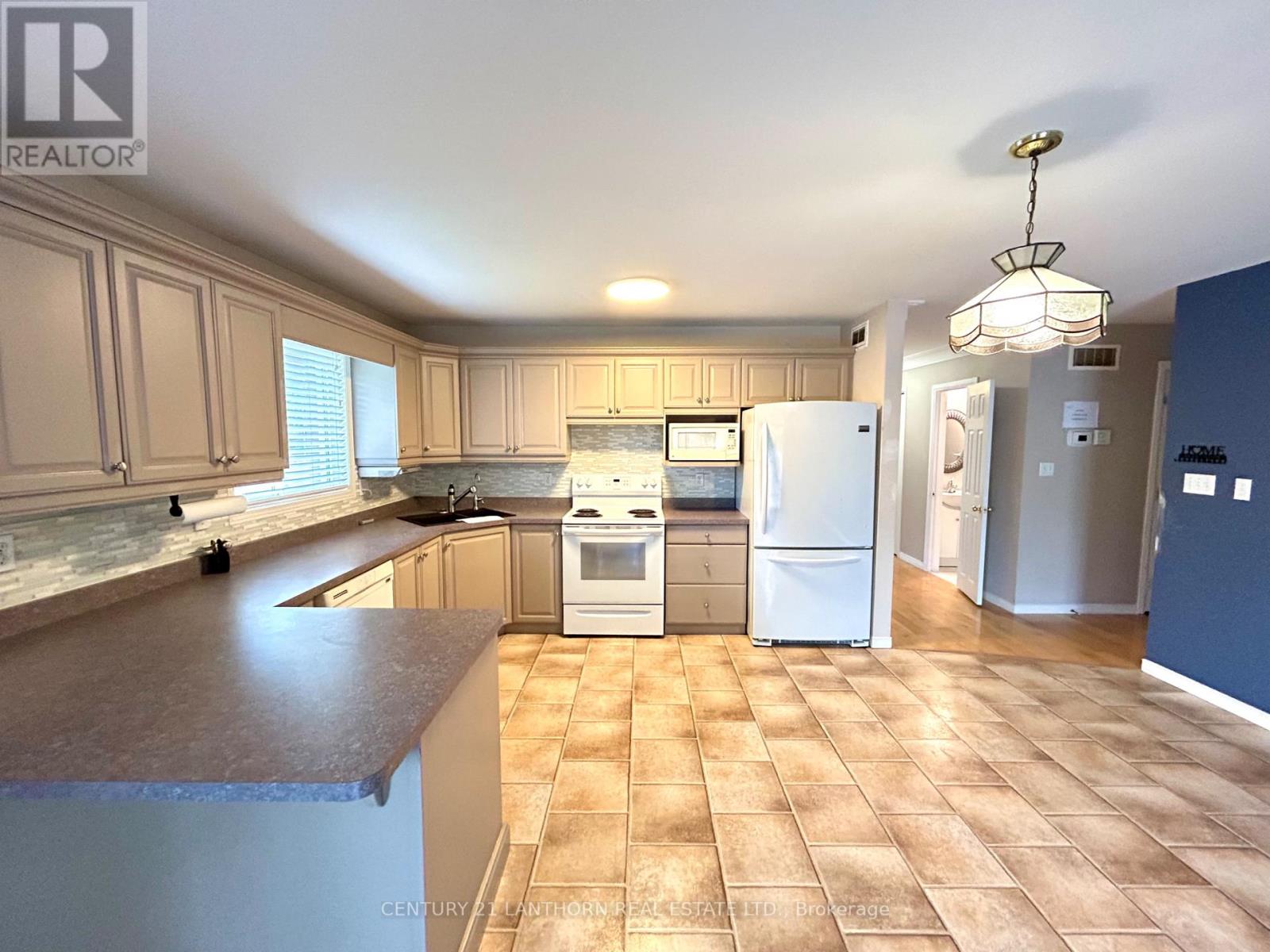 11 Sumac Terrace, Belleville, Ontario  K8N 5X6 - Photo 13 - X12474102