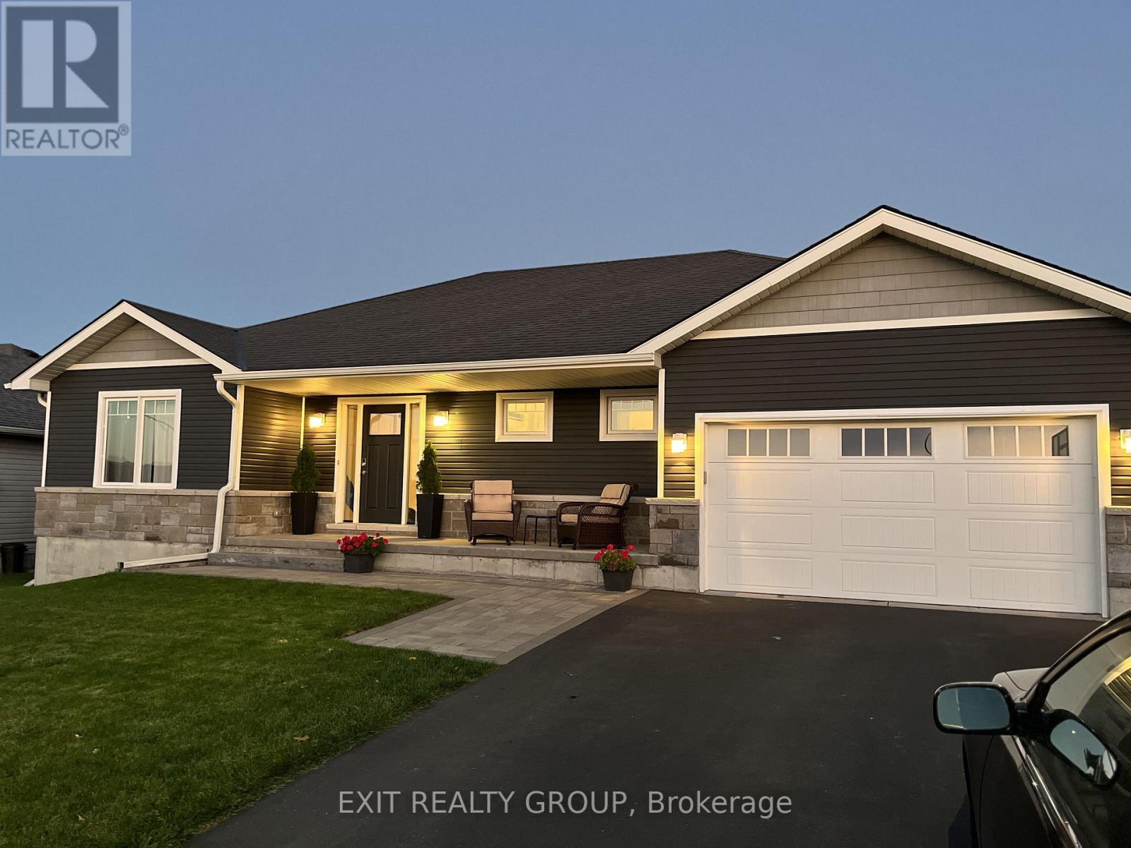 25 MEAGAN LANE, Quinte West, Ontario