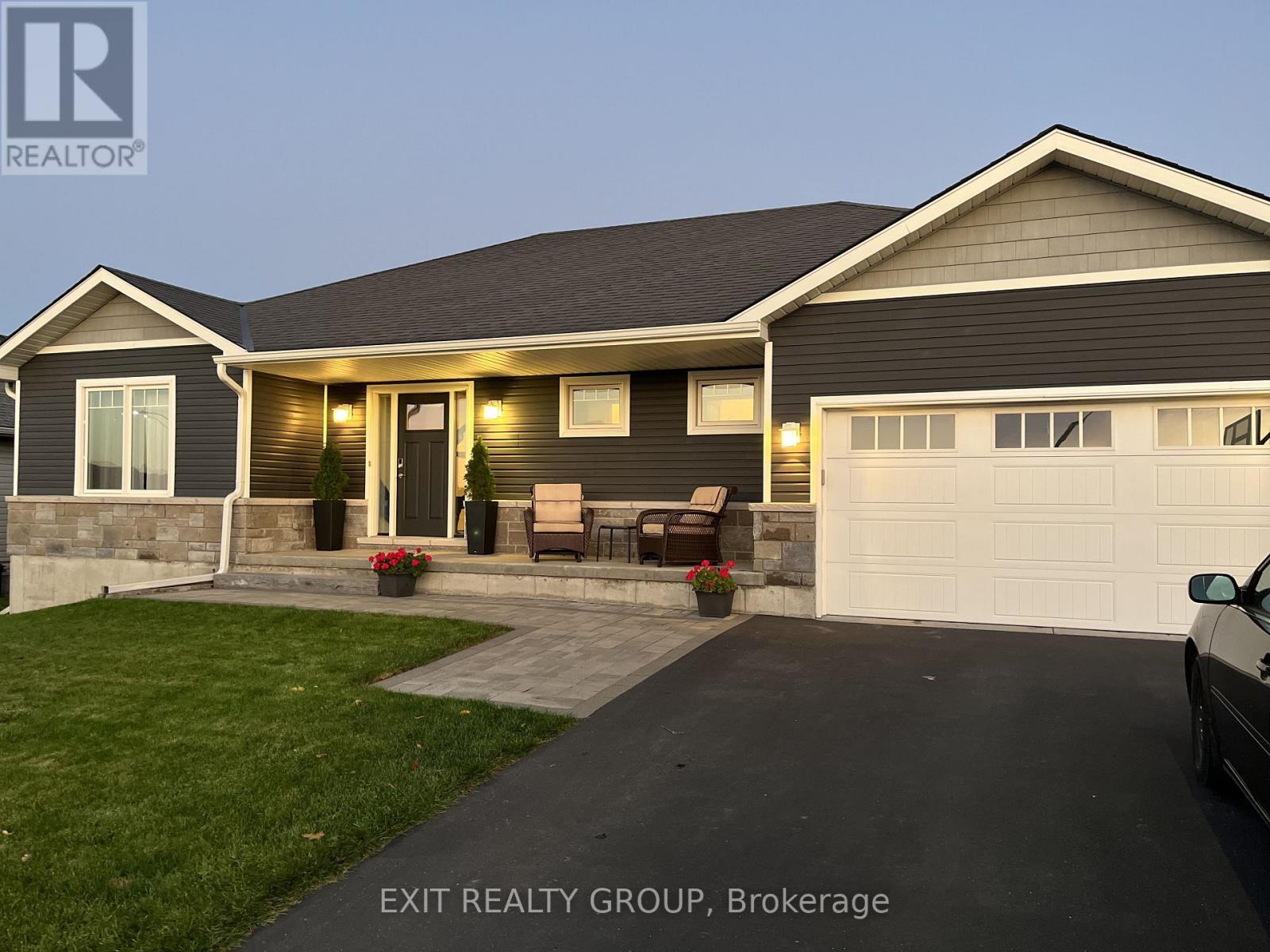 25 Meagan Lane, Quinte West, Ontario  K0K 2C0 - Photo 2 - X12474622