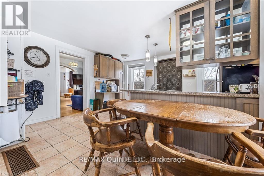 58 Avondale Road, Belleville, Ontario  K8P 4G3 - Photo 10 - X12475564