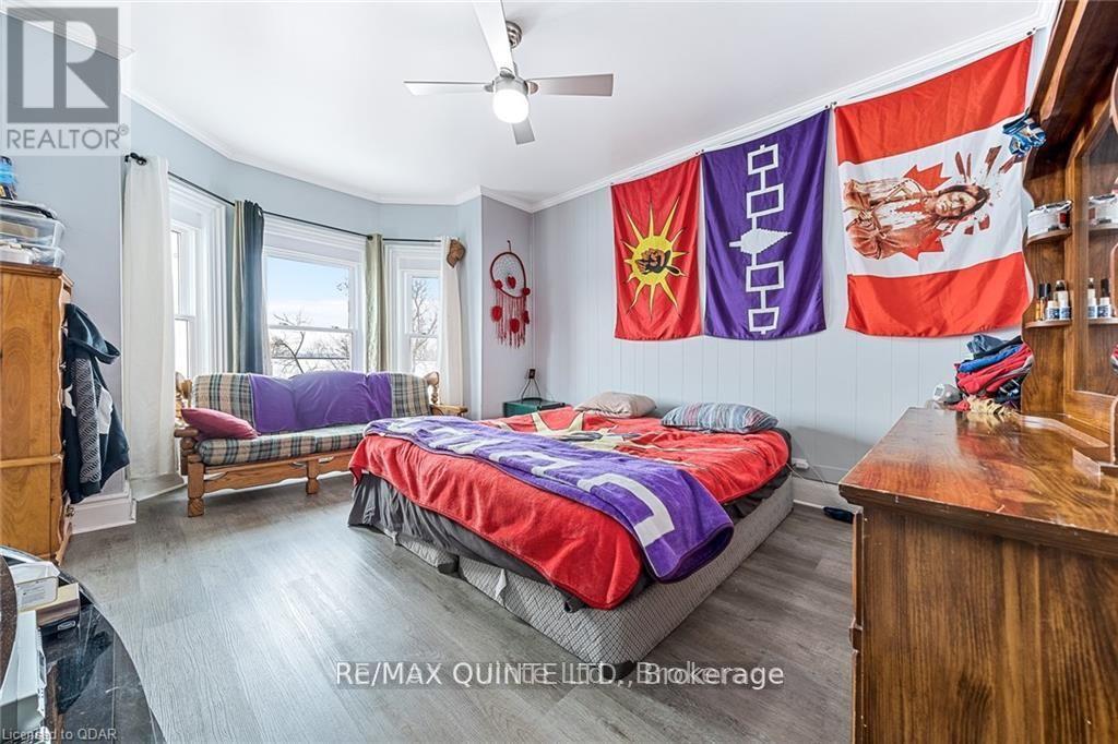 58 Avondale Road, Belleville, Ontario  K8P 4G3 - Photo 12 - X12475564