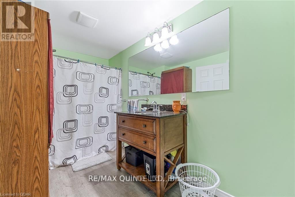 58 Avondale Road, Belleville, Ontario  K8P 4G3 - Photo 15 - X12475564