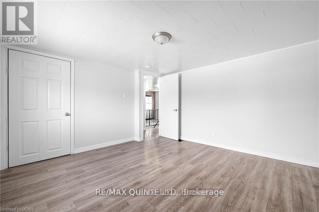 58 Avondale Road, Belleville, Ontario  K8P 4G3 - Photo 27 - X12475564