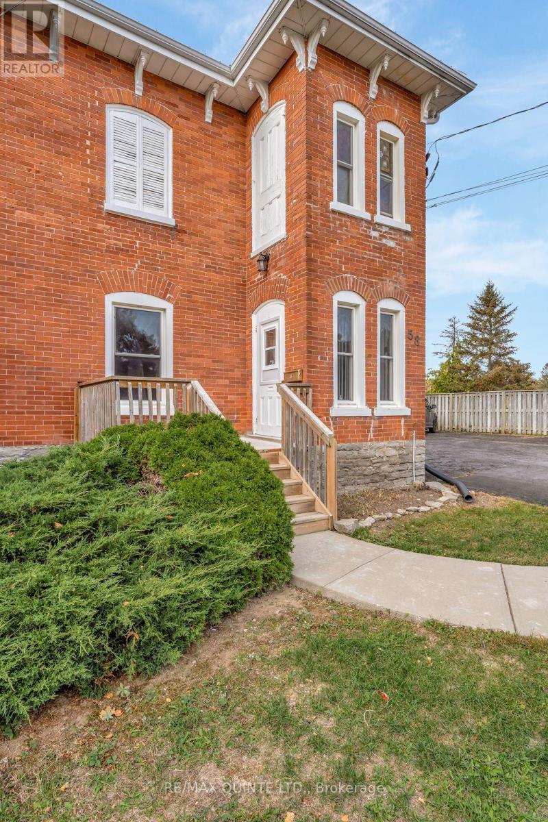 58 Avondale Road, Belleville, Ontario  K8P 4G3 - Photo 3 - X12475564
