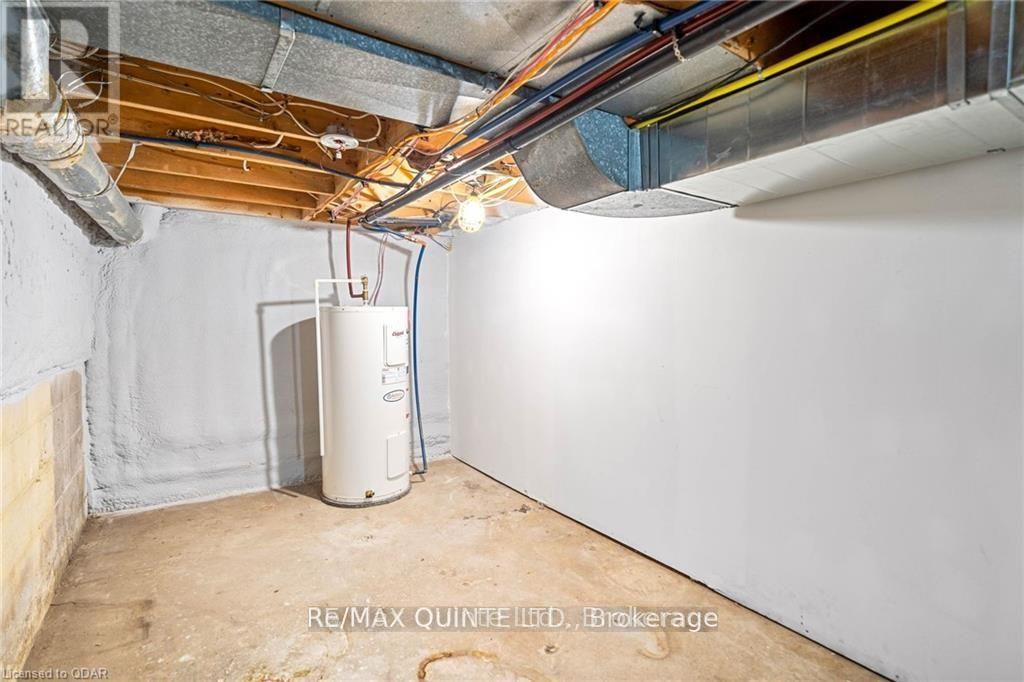 58 Avondale Road, Belleville, Ontario  K8P 4G3 - Photo 30 - X12475564