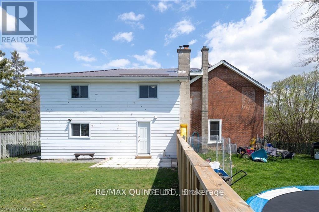58 Avondale Road, Belleville, Ontario  K8P 4G3 - Photo 31 - X12475564