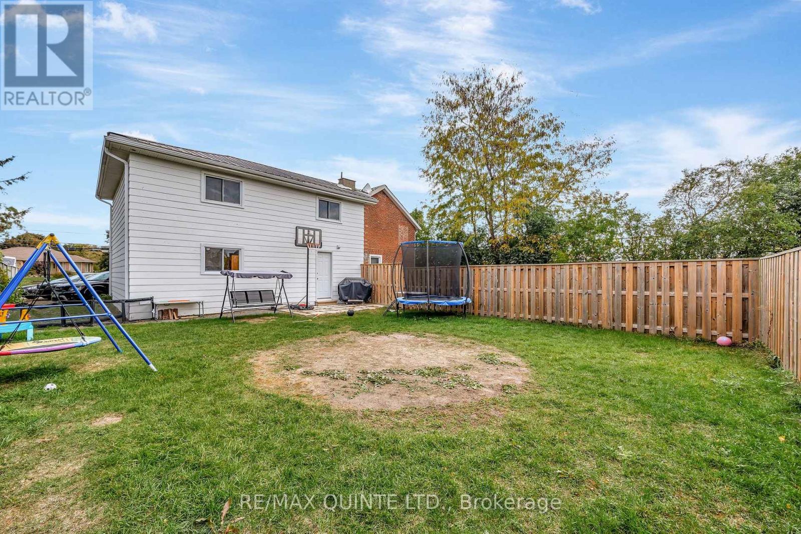 58 Avondale Road, Belleville, Ontario  K8P 4G3 - Photo 32 - X12475564