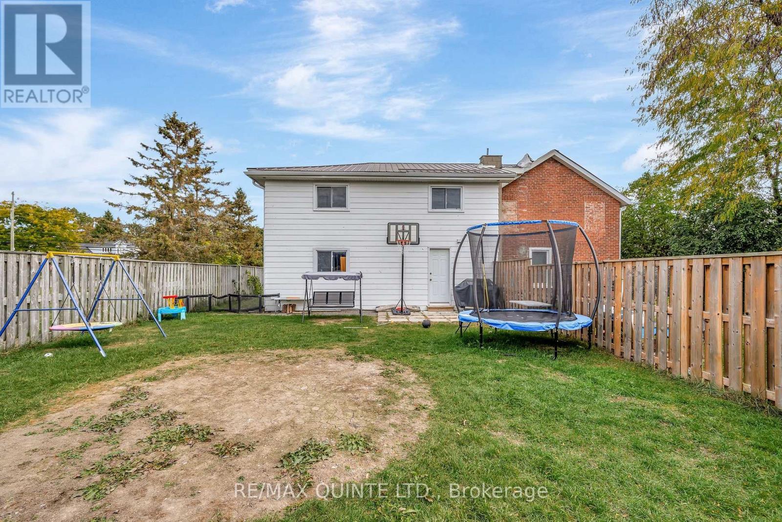 58 Avondale Road, Belleville, Ontario  K8P 4G3 - Photo 33 - X12475564