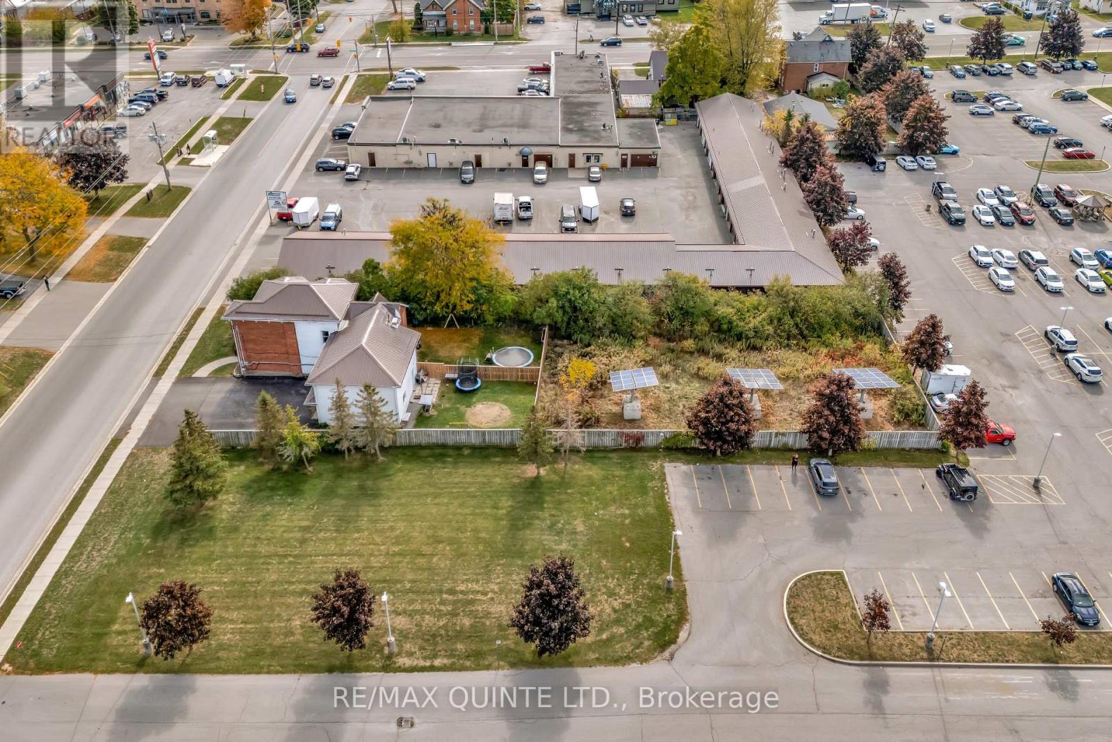 58 Avondale Road, Belleville, Ontario  K8P 4G3 - Photo 5 - X12475564