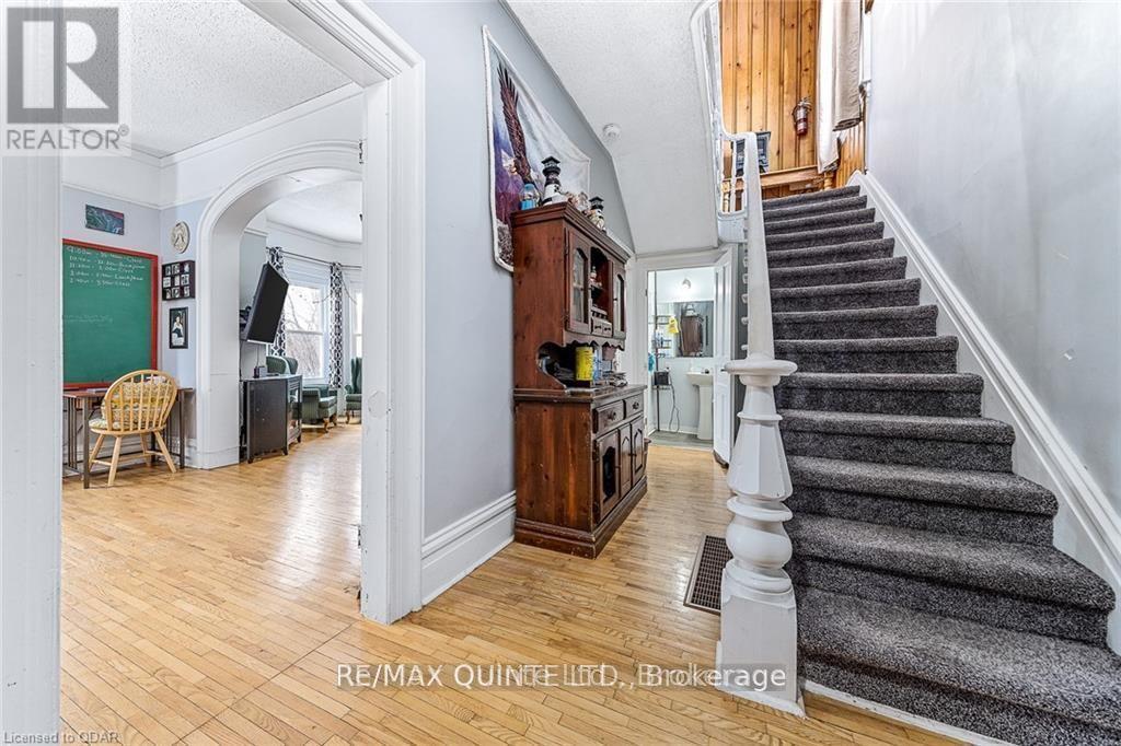 58 Avondale Road, Belleville, Ontario  K8P 4G3 - Photo 7 - X12475564