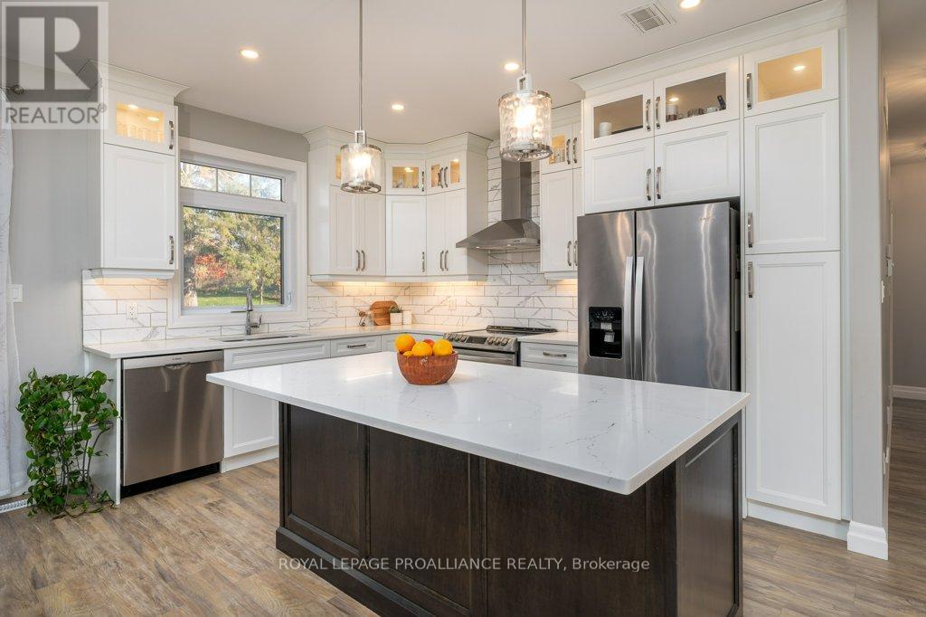 50 Stonegate Crescent, Quinte West, Ontario  K0K 2C0 - Photo 11 - X12476281