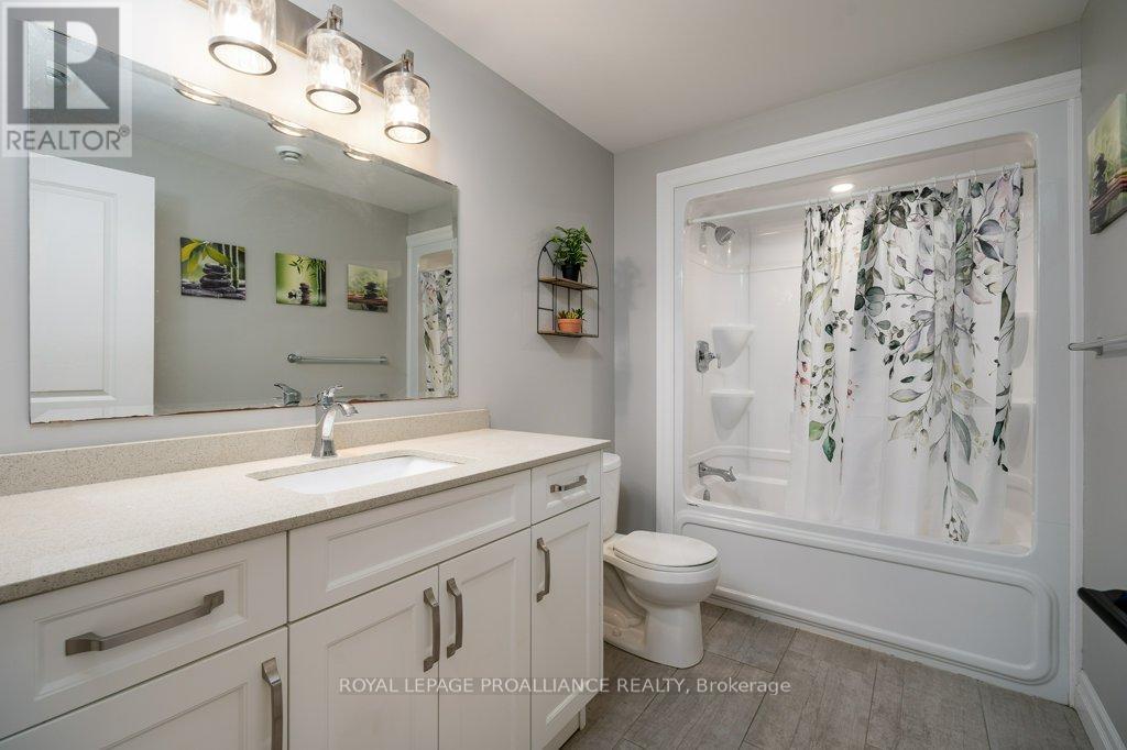 50 Stonegate Crescent, Quinte West, Ontario  K0K 2C0 - Photo 29 - X12476281