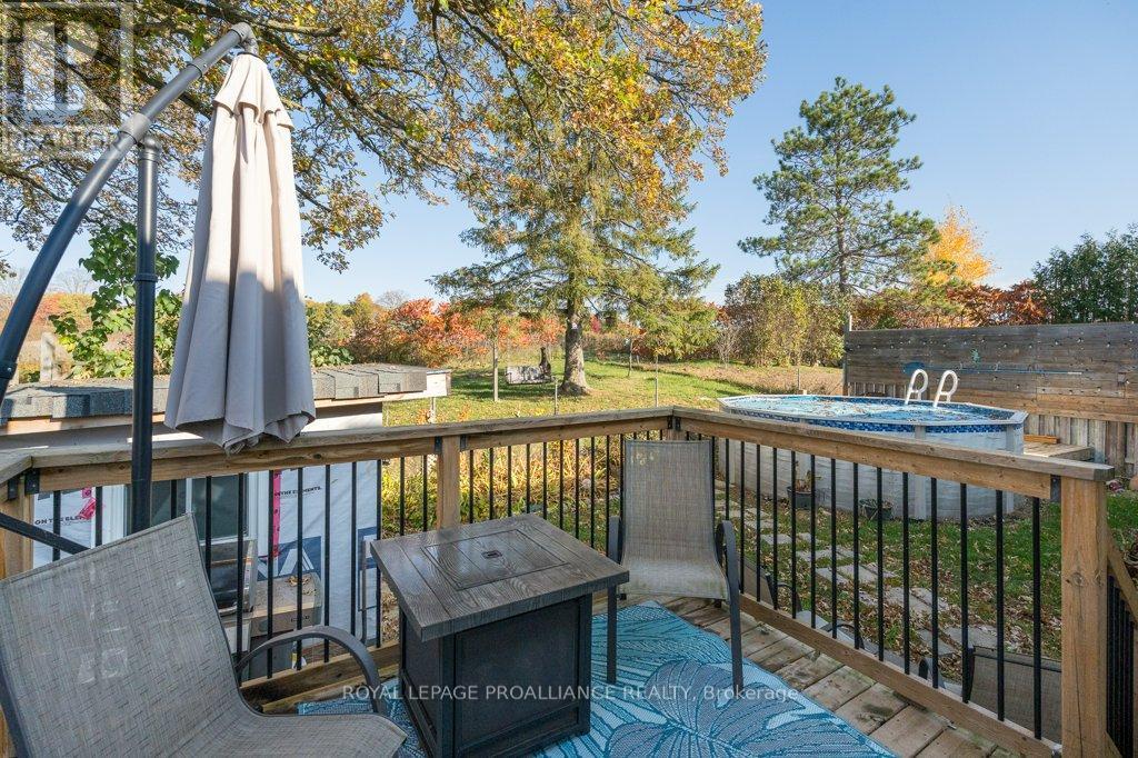 50 Stonegate Crescent, Quinte West, Ontario  K0K 2C0 - Photo 36 - X12476281