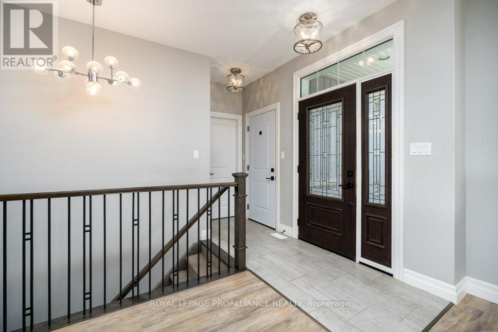 50 Stonegate Crescent, Quinte West, Ontario  K0K 2C0 - Photo 8 - X12476281