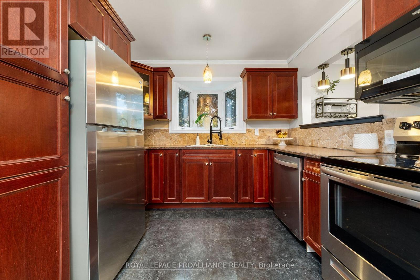 97 Roseland Drive, Quinte West, Ontario  K0K 1L0 - Photo 20 - X12477100