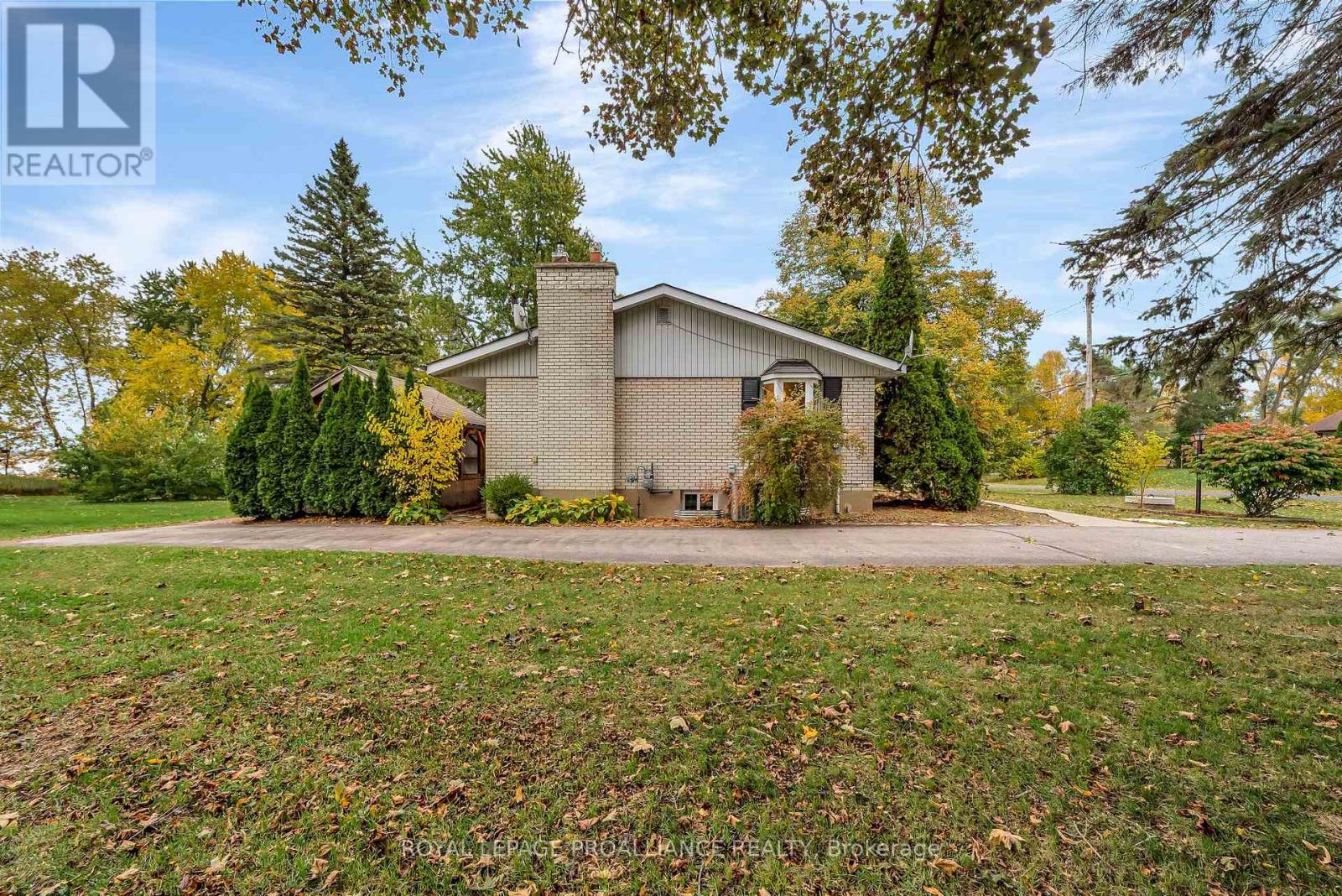 97 Roseland Drive, Quinte West, Ontario  K0K 1L0 - Photo 43 - X12477100