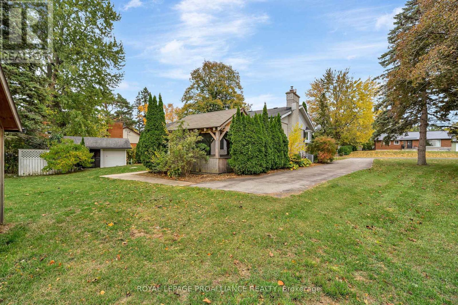 97 Roseland Drive, Quinte West, Ontario  K0K 1L0 - Photo 44 - X12477100