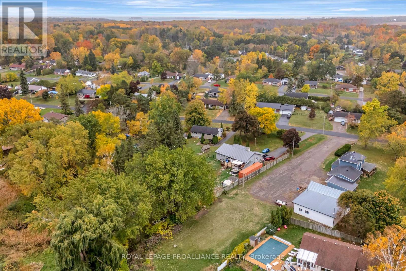 97 Roseland Drive, Quinte West, Ontario  K0K 1L0 - Photo 8 - X12477100