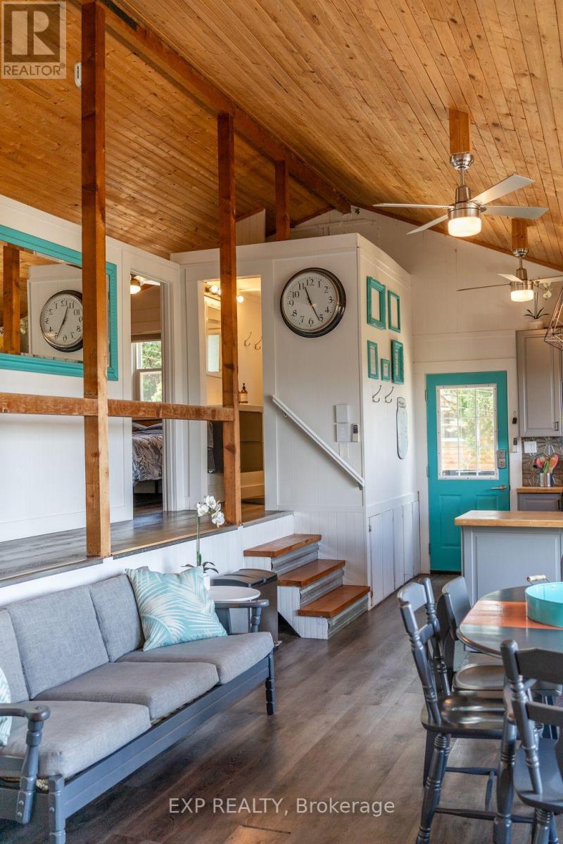 23 Pc Lane, Prince Edward County, Ontario  K0K 2T0 - Photo 13 - X12477154