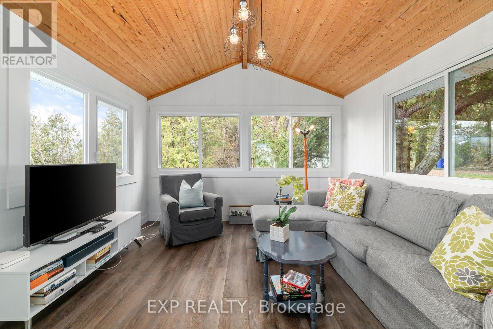 23 Pc Lane, Prince Edward County, Ontario  K0K 2T0 - Photo 14 - X12477154