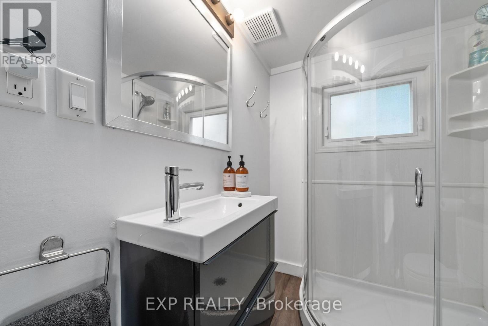 23 Pc Lane, Prince Edward County, Ontario  K0K 2T0 - Photo 16 - X12477154