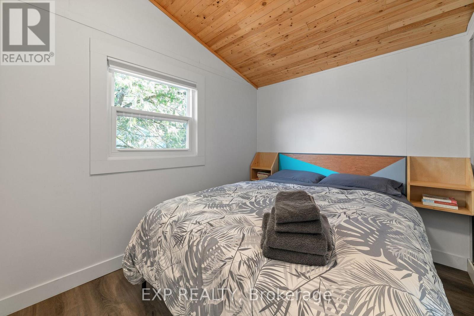 23 Pc Lane, Prince Edward County, Ontario  K0K 2T0 - Photo 20 - X12477154