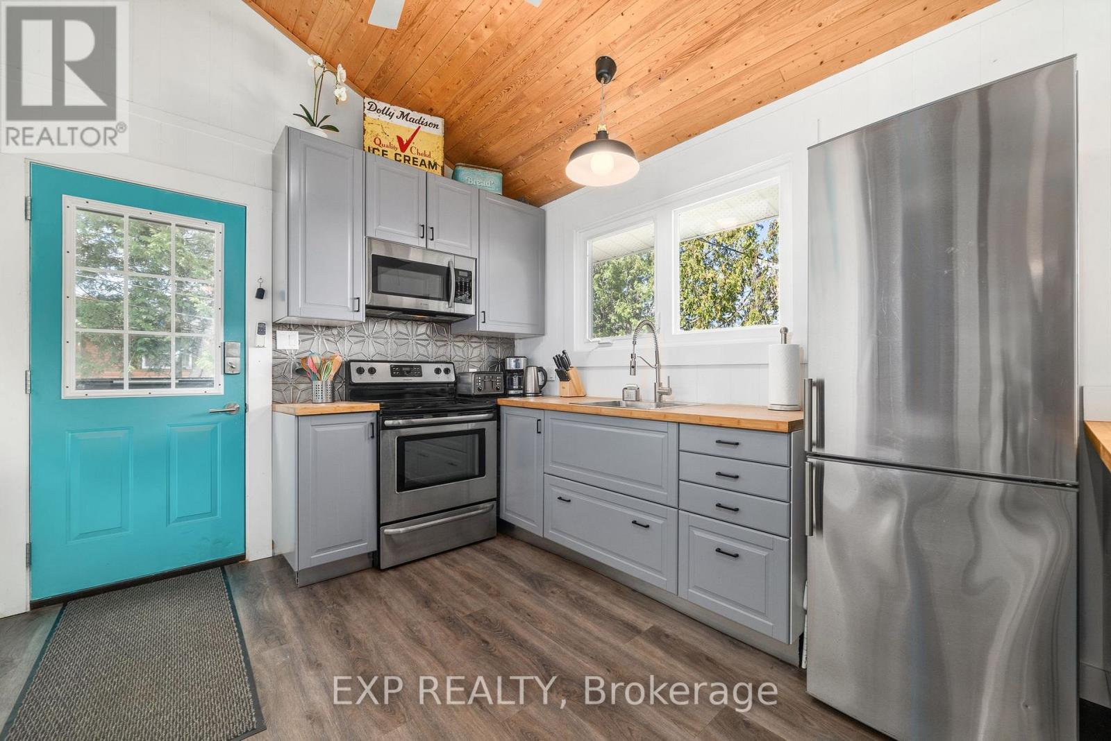 23 Pc Lane, Prince Edward County, Ontario  K0K 2T0 - Photo 7 - X12477154