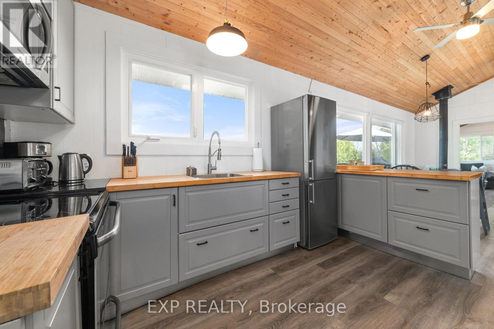 23 Pc Lane, Prince Edward County, Ontario  K0K 2T0 - Photo 9 - X12477154