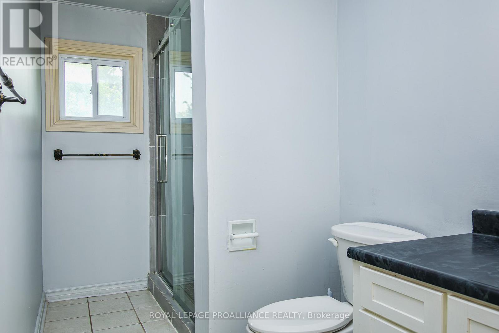 8 Reynolds Crescent, Belleville, Ontario  K8P 2W7 - Photo 31 - X12478169