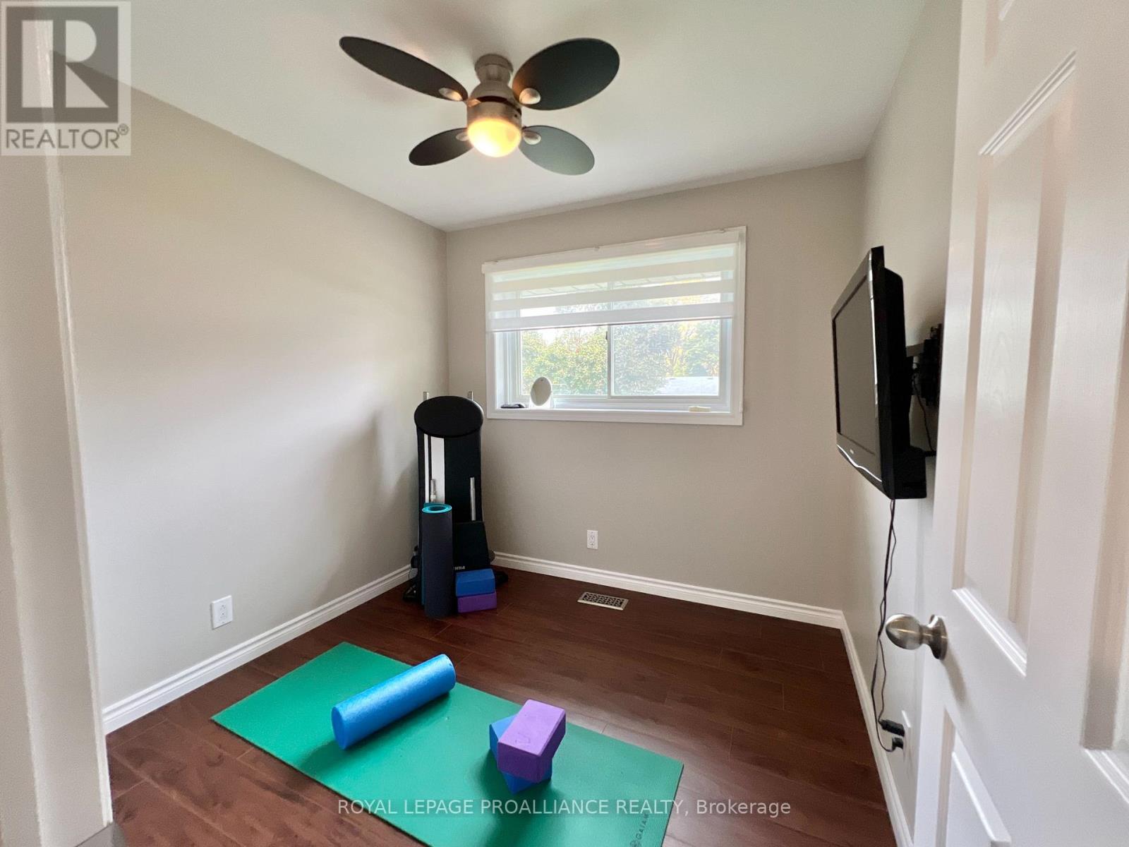 11 Stavebank Road, Belleville, Ontario  K8P 2N7 - Photo 12 - X12480137