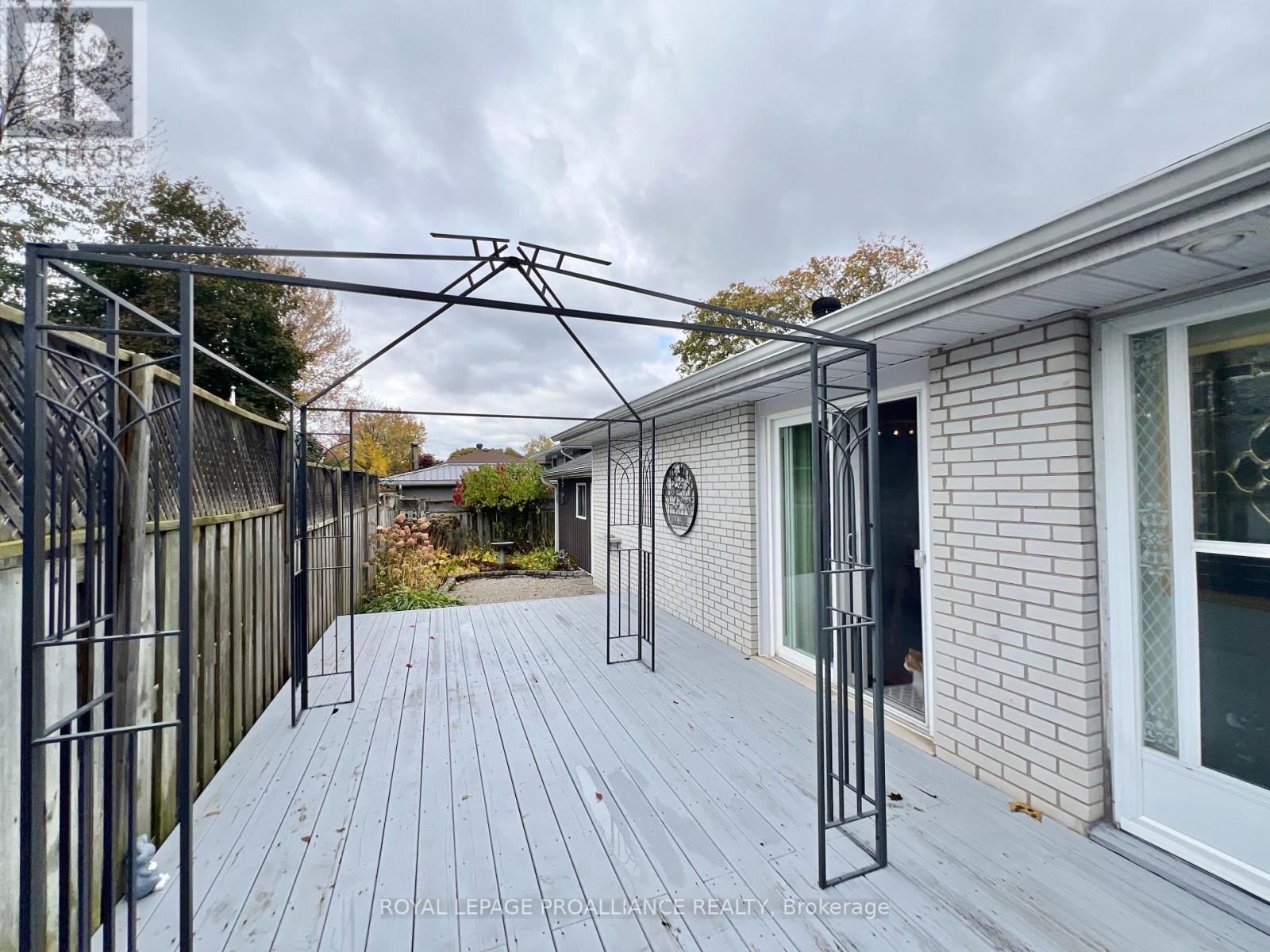 11 Stavebank Road, Belleville, Ontario  K8P 2N7 - Photo 20 - X12480137