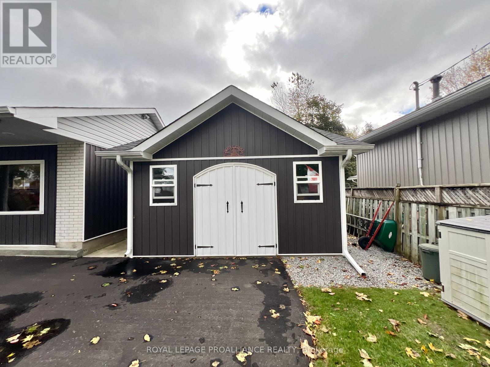 11 Stavebank Road, Belleville, Ontario  K8P 2N7 - Photo 26 - X12480137
