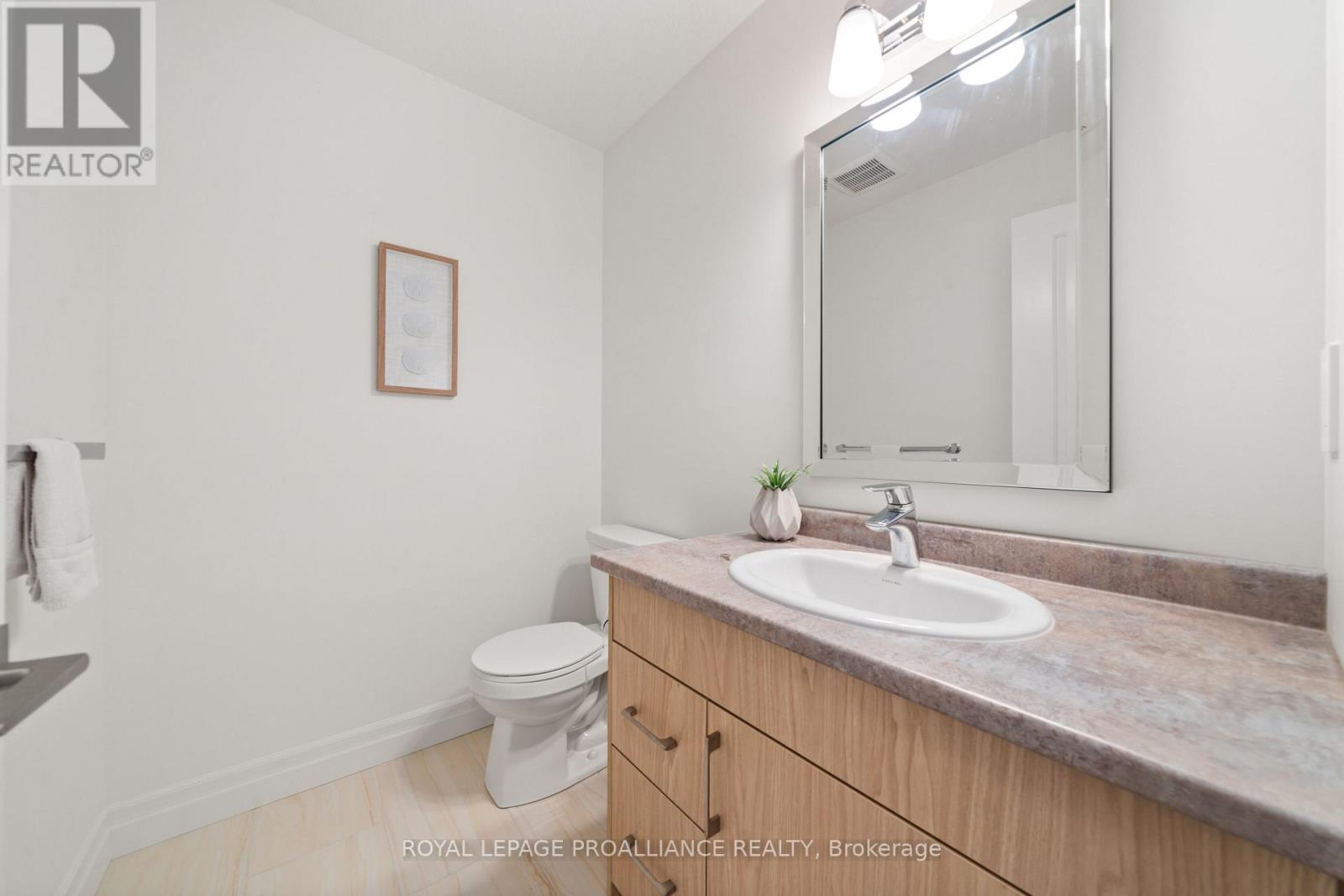 54 Lanark Drive, Belleville, Ontario  K8N 0G7 - Photo 10 - X12480230