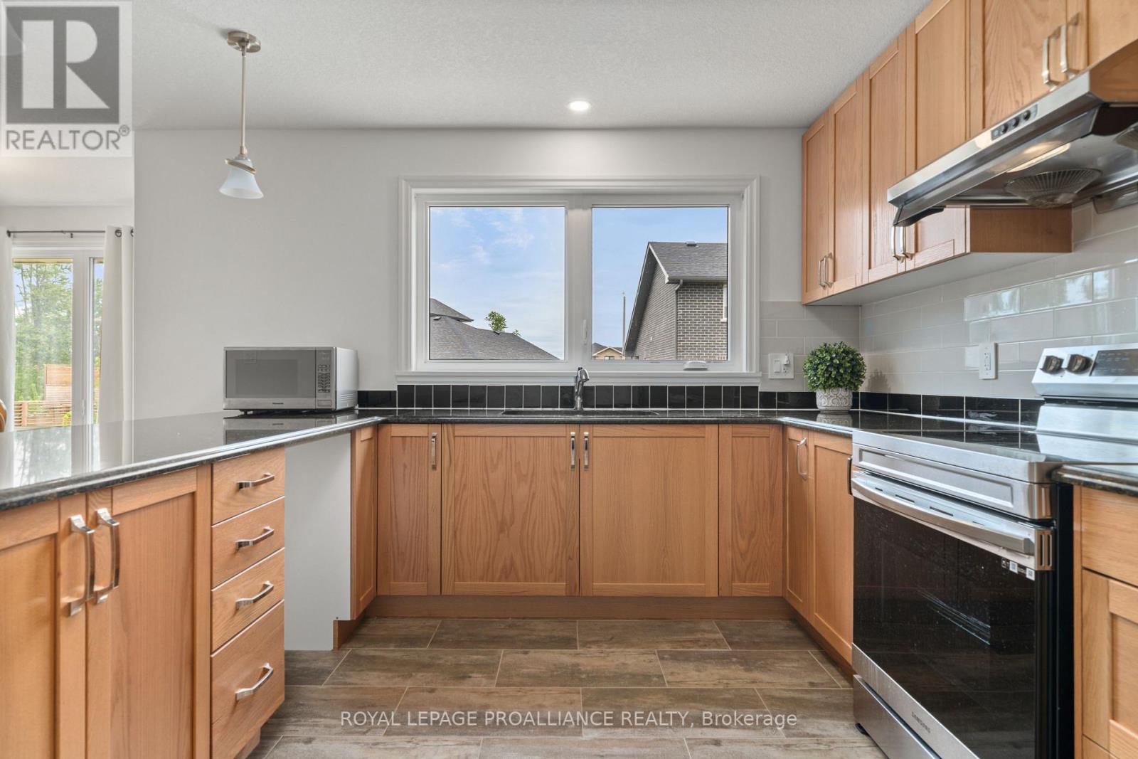 54 Lanark Drive, Belleville, Ontario  K8N 0G7 - Photo 14 - X12480230