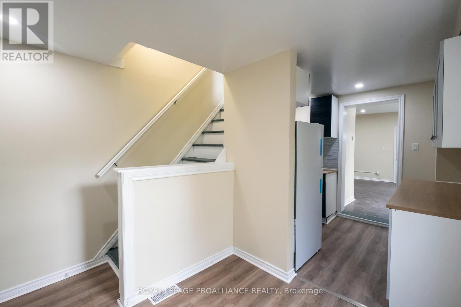 90 Dundas Street E, Belleville, Ontario  K8N 1C1 - Photo 12 - X12480290