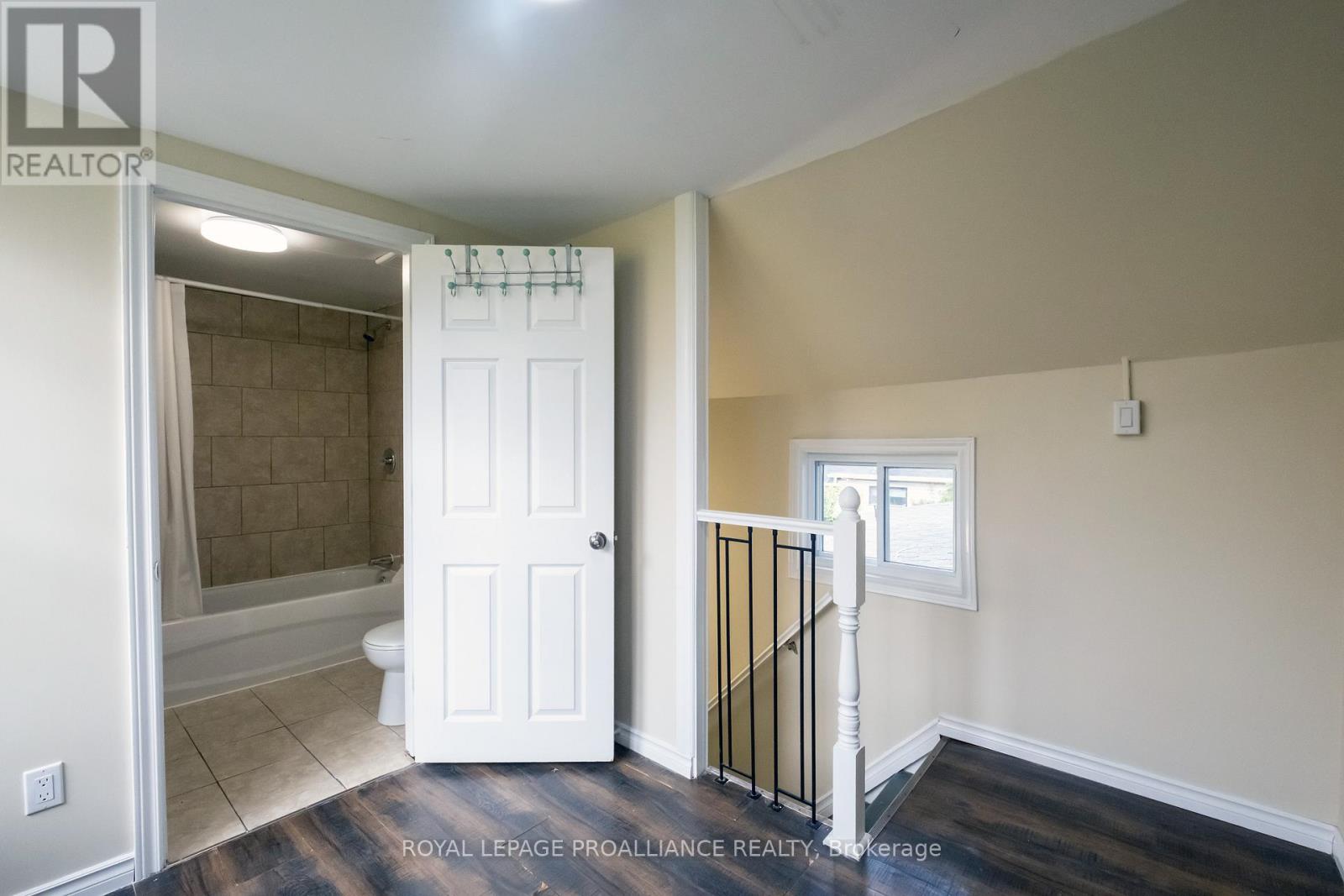 90 Dundas Street E, Belleville, Ontario  K8N 1C1 - Photo 13 - X12480290