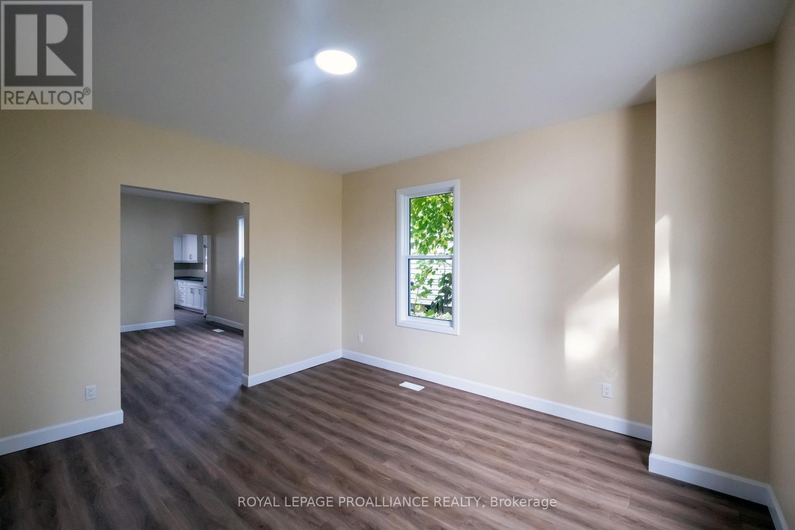 90 Dundas Street E, Belleville, Ontario  K8N 1C1 - Photo 17 - X12480290