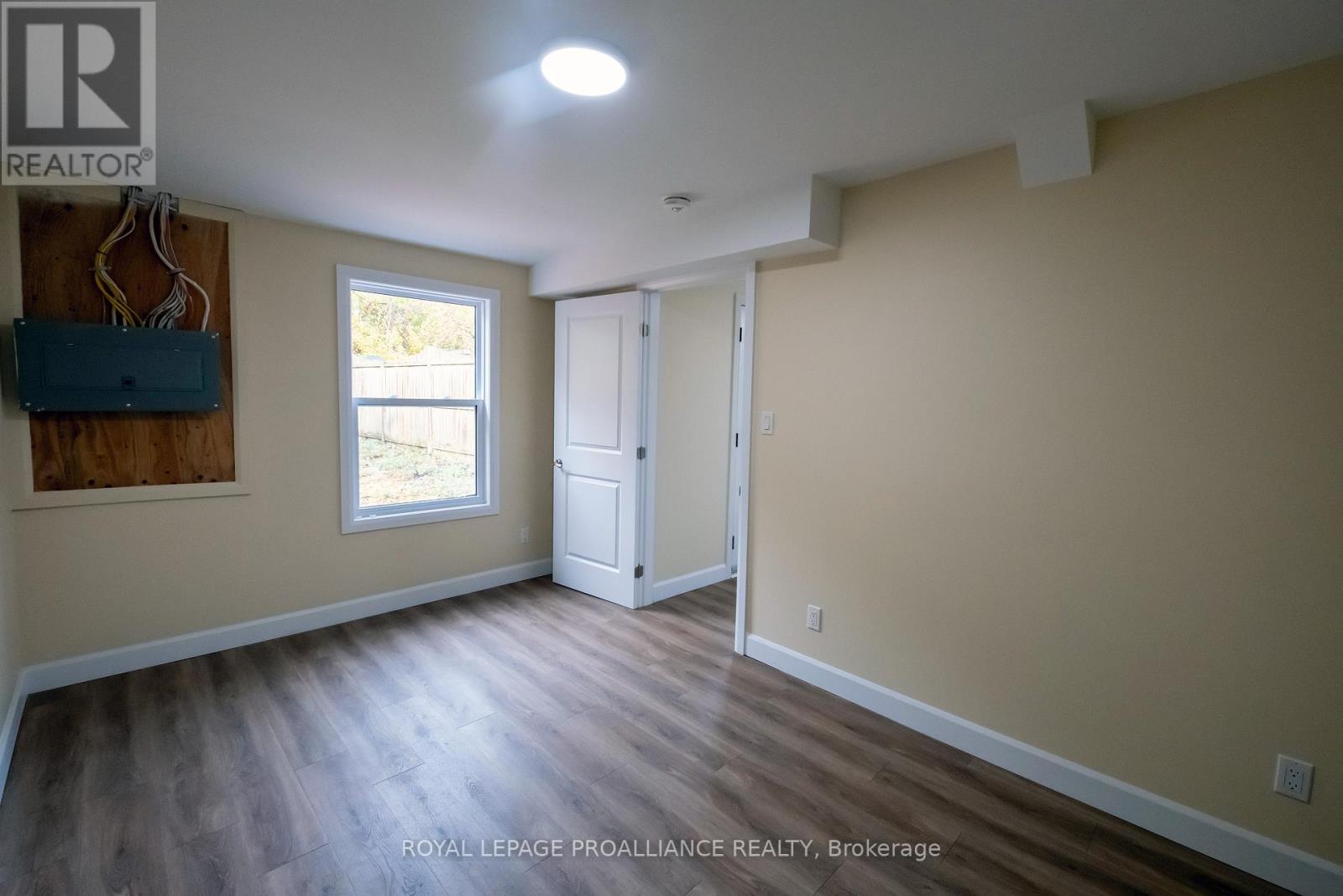 90 Dundas Street E, Belleville, Ontario  K8N 1C1 - Photo 20 - X12480290