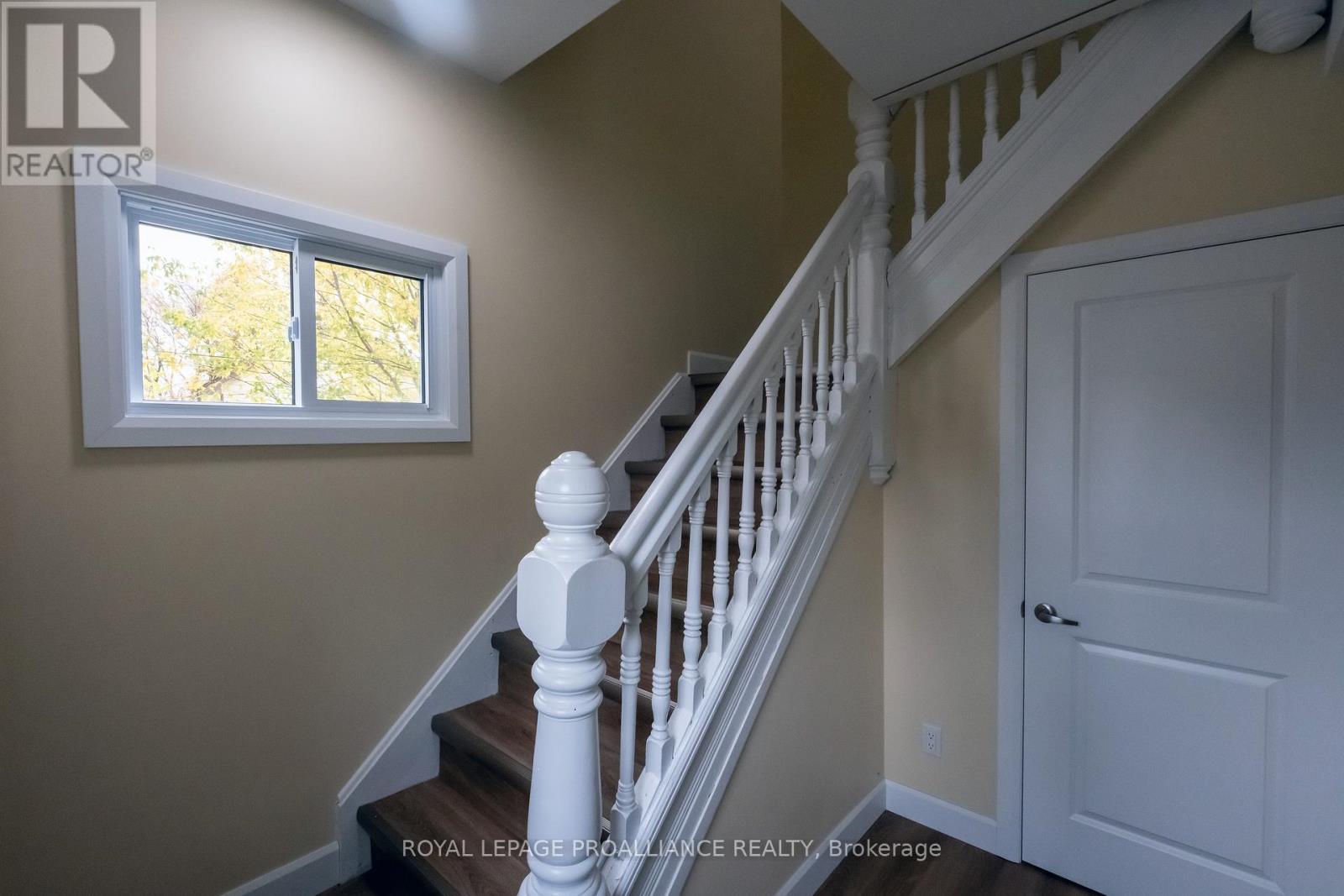 90 Dundas Street E, Belleville, Ontario  K8N 1C1 - Photo 21 - X12480290