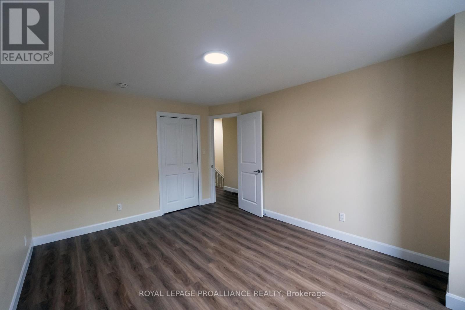 90 Dundas Street E, Belleville, Ontario  K8N 1C1 - Photo 24 - X12480290