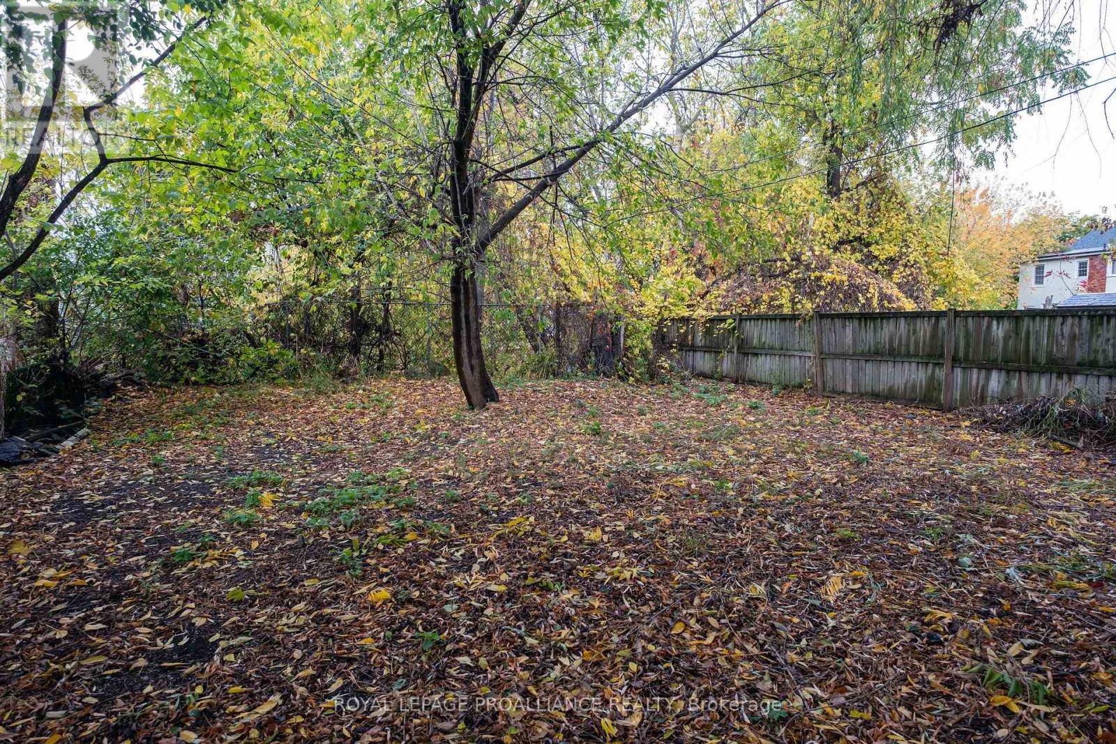 90 Dundas Street E, Belleville, Ontario  K8N 1C1 - Photo 33 - X12480290