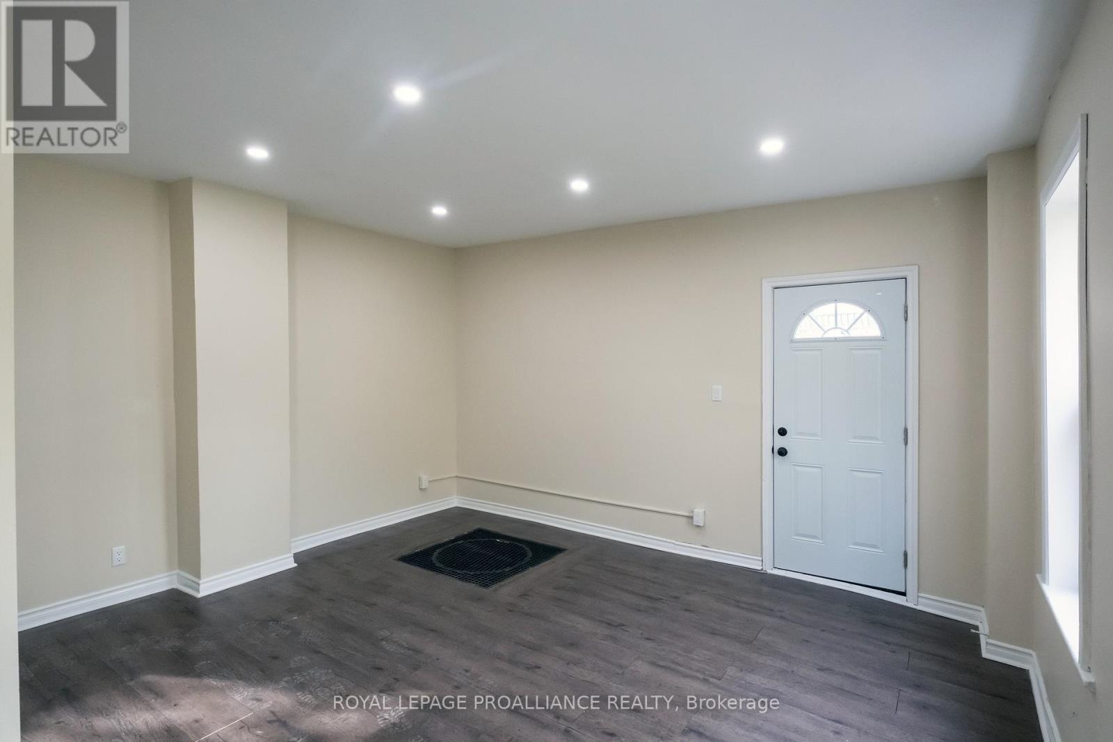 90 Dundas Street E, Belleville, Ontario  K8N 1C1 - Photo 7 - X12480290