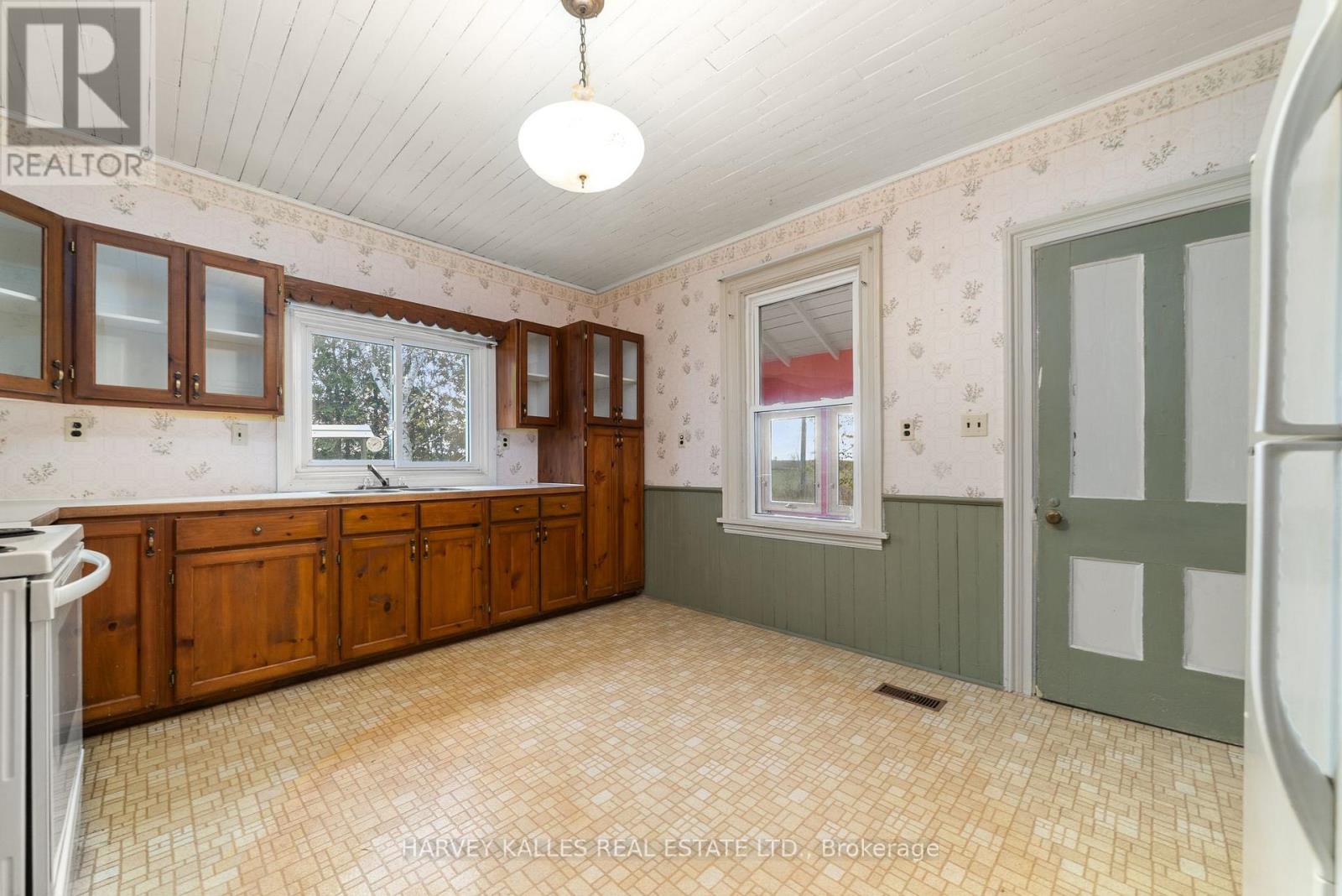 2068 County Road 5 Road, Prince Edward County, Ontario  K0K 2T0 - Photo 22 - X12481707