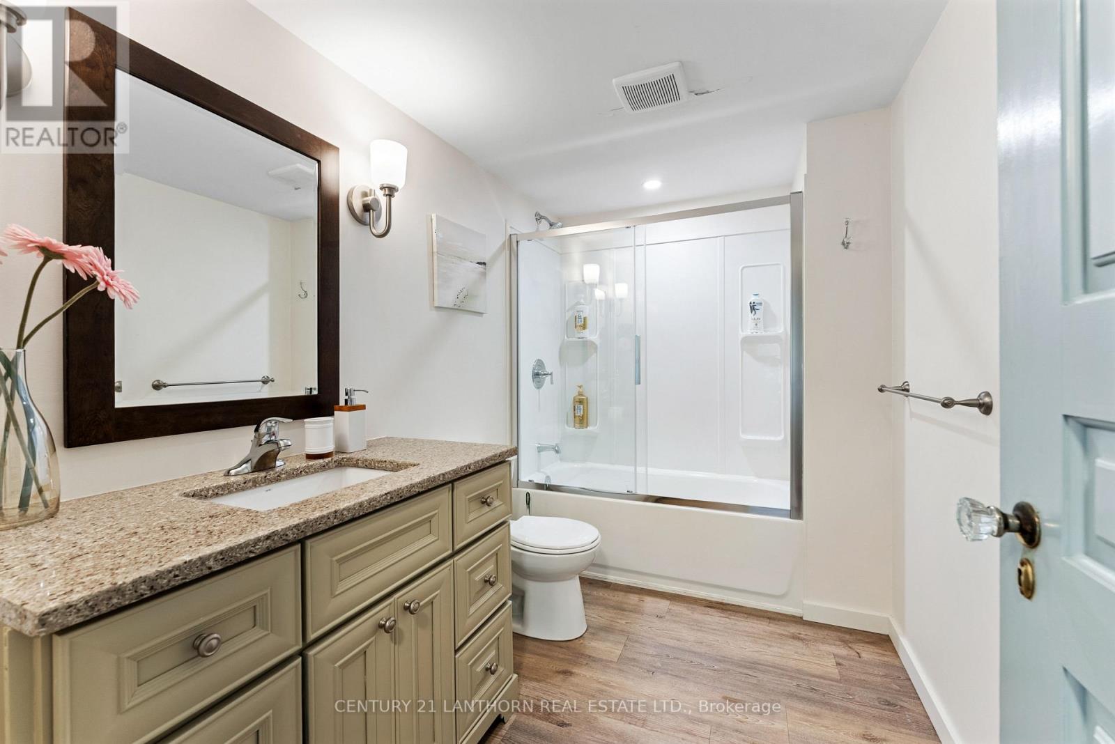 2924 County Road 8, Prince Edward County, Ontario  K0K 2T0 - Photo 14 - X12485064