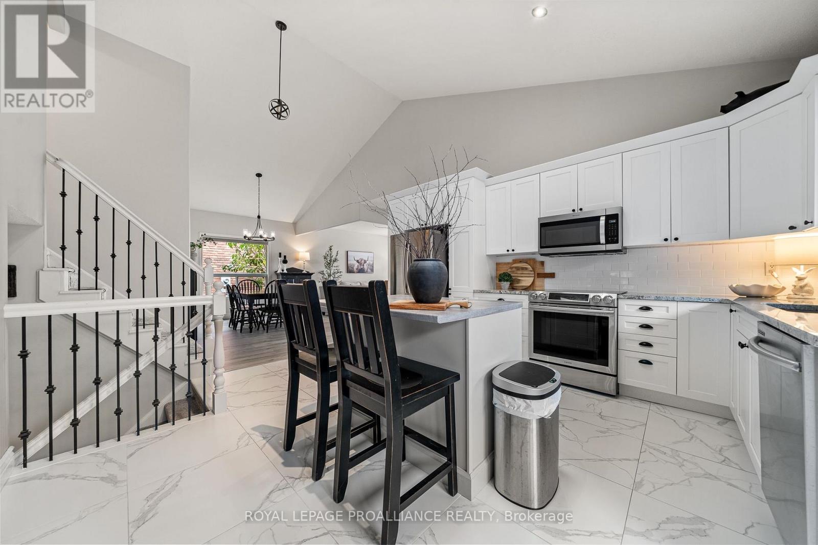 9 Spruce Gardens, Belleville, Ontario  K8N 5W3 - Photo 20 - X12485409