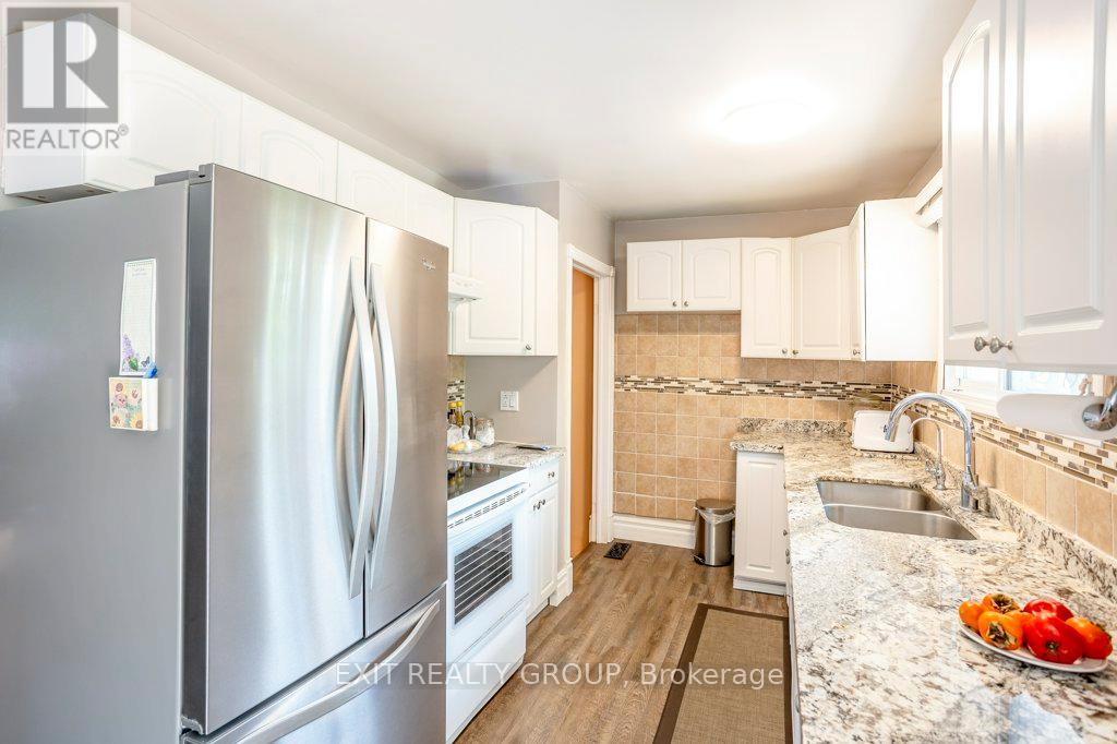 12 Nelson Street, Quinte West, Ontario  K0K 1E0 - Photo 13 - X12486632
